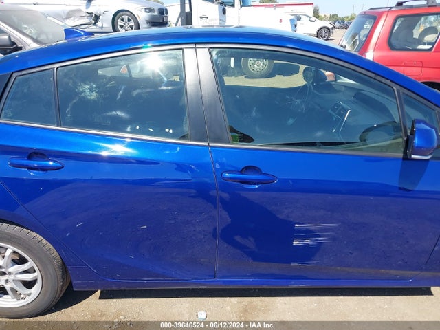 Toyota Prius Two 2018 JTDKBRFU9J3066175 Image 13