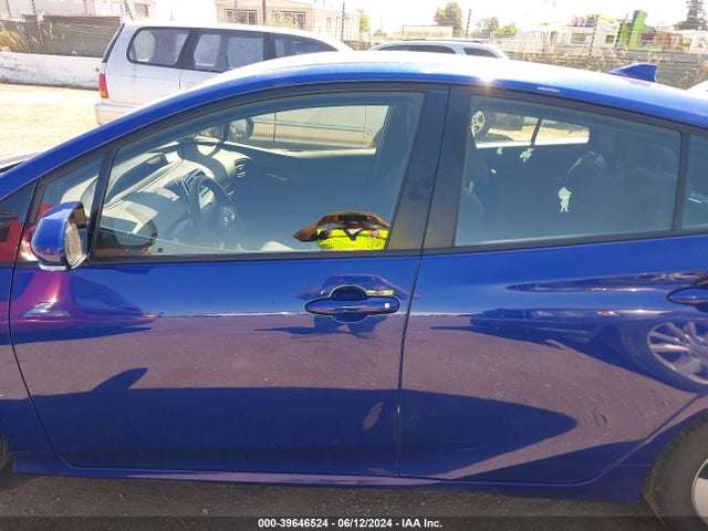 Toyota Prius Two 2018 JTDKBRFU9J3066175 Image 14