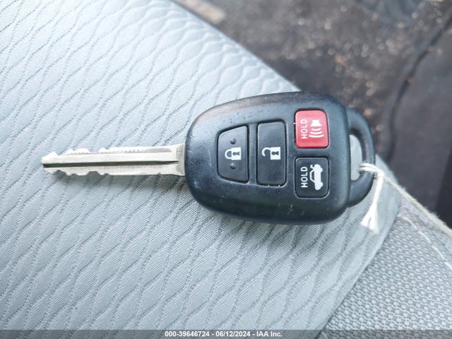 Toyota COROLLA LE 2015 5YFBURHE0FP349515 Image 11