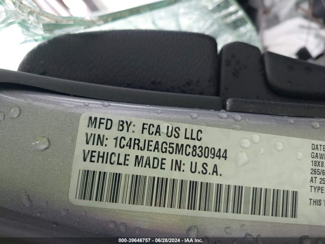 Jeep Grand Cherokee Laredo E 4x2 2021 1C4RJEAG5MC830944 Image 9