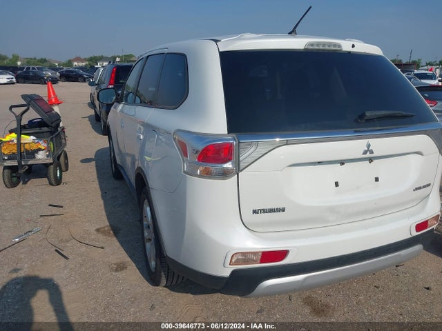 JA4AD3A3XFZ004980 Mitsubishi Outlander Se