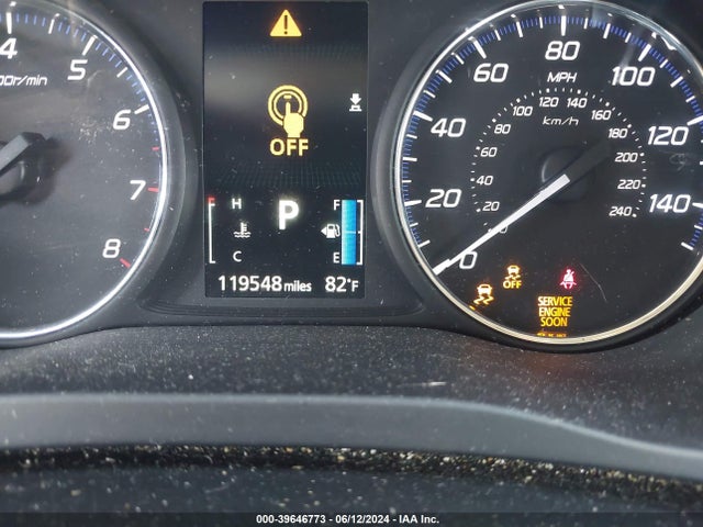 JA4AD3A3XFZ004980 Mitsubishi Outlander Se