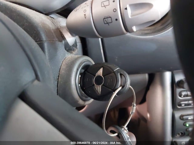 2005 MINI COOPER S WMWRE33405TD92900 Photo 10