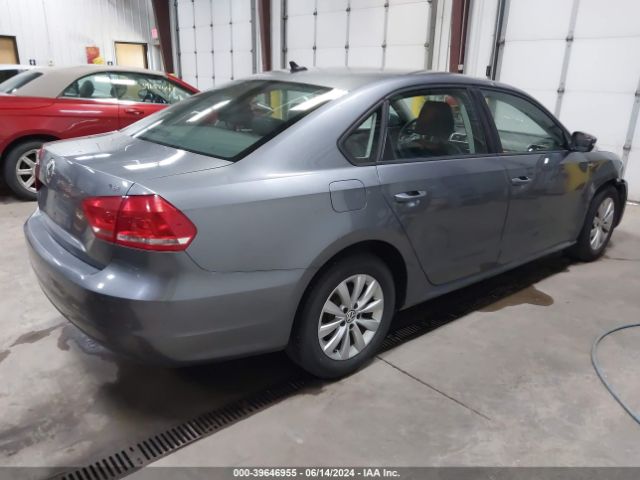 1VWAT7A37FC056972 Volkswagen Passat 1.8t Wolfsburg Edition