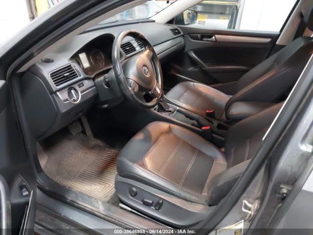 1VWAT7A37FC056972 Volkswagen Passat 1.8t Wolfsburg Edition