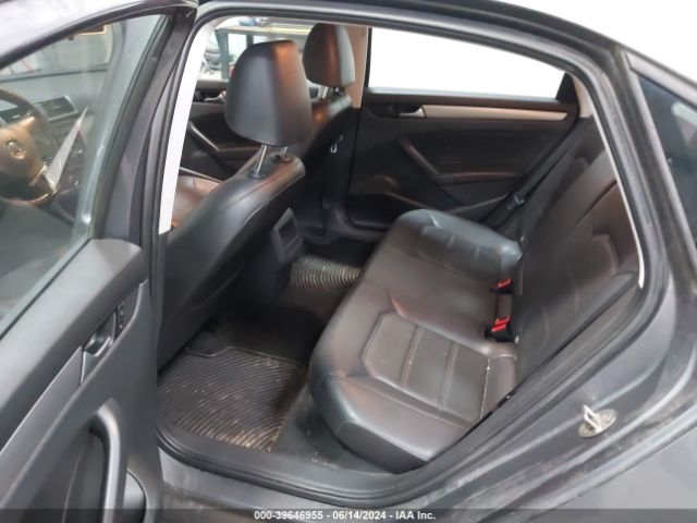 1VWAT7A37FC056972 Volkswagen Passat 1.8t Wolfsburg Edition