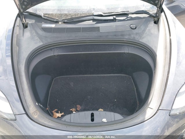 5YJ3E1EB1JF068681 Tesla Model 3 Long Range/performance