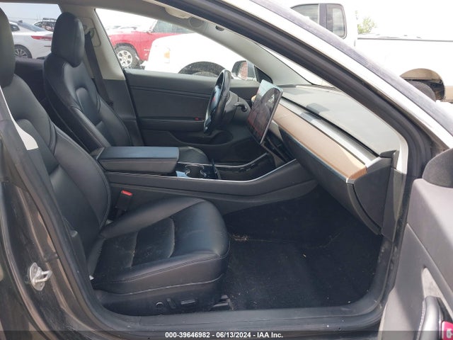 5YJ3E1EB1JF068681 Tesla Model 3 Long Range/performance