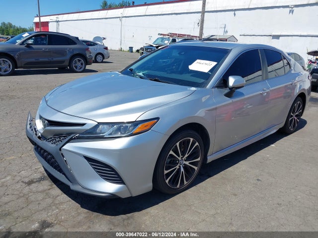 Toyota CAMRY SE 2018 4T1B11HK4JU640901 Image 2