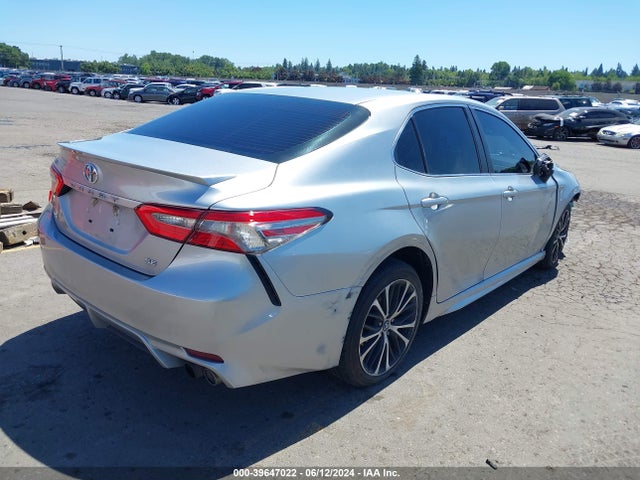 Toyota CAMRY SE 2018 4T1B11HK4JU640901 Image 4
