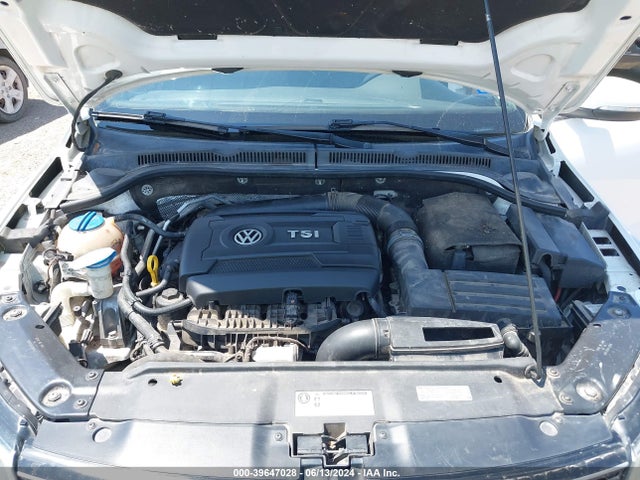 3VW4T7AJ2EM389735 Volkswagen Jetta Gli Autobahn W/nav