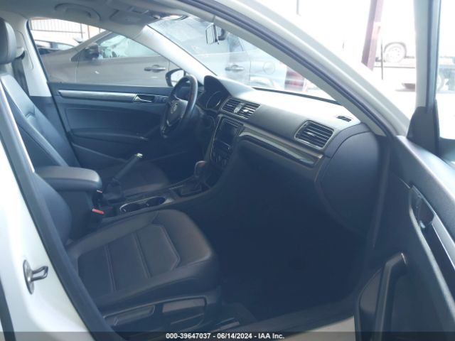 1VWBT7A38HC058575 Volkswagen Passat 1.8t Se