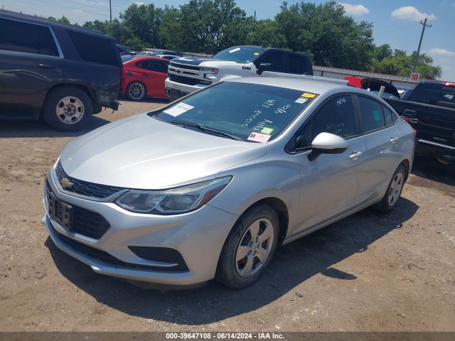 Chevrolet Cruze Ls Auto 2017 1G1BC5SM6H7272268 Image 2
