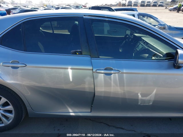 Toyota CAMRY LE 2018 JTNB11HK3J3046452 Image 14
