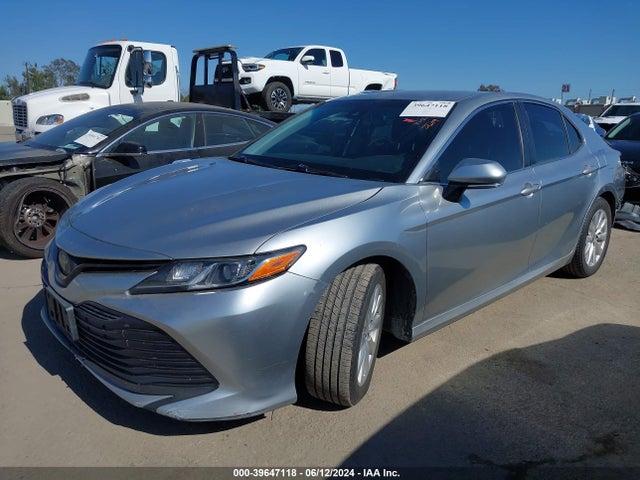 Toyota CAMRY LE 2018 JTNB11HK3J3046452 Image 2