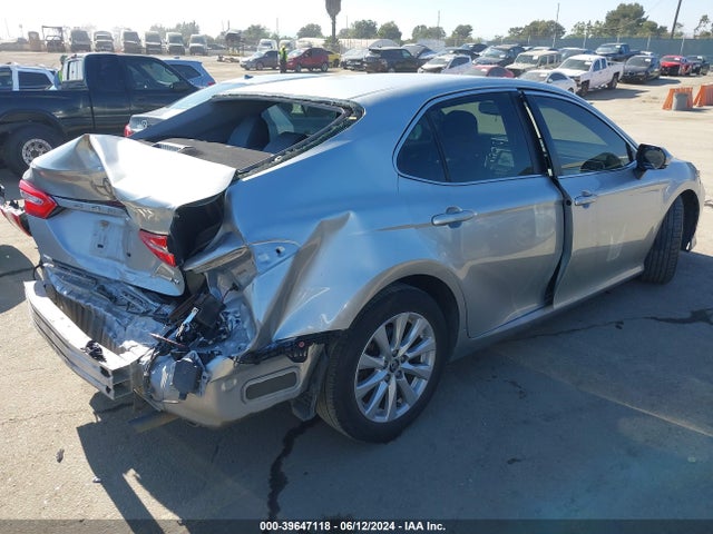 Toyota CAMRY LE 2018 JTNB11HK3J3046452 Image 4