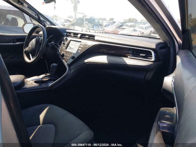 Toyota CAMRY LE 2018 JTNB11HK3J3046452 Image 5