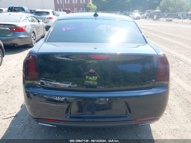 Chrysler 300 300s 2015 2C3CCABG9FH872609 Image 16