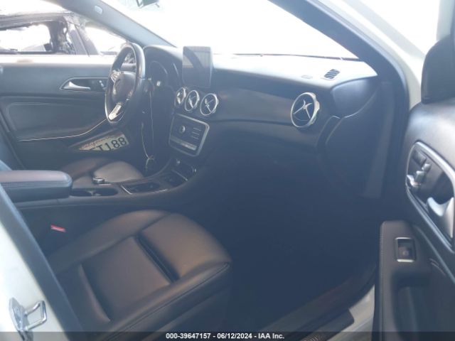 WDCTG4GB4KJ584479 Mercedes-Benz Gla 250 4matic