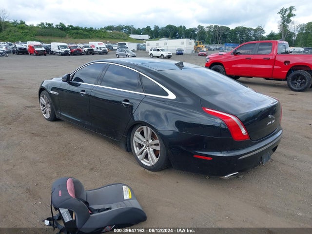 2013 JAGUAR XJ SAJWJ2GD8D8V45318 Photo 2