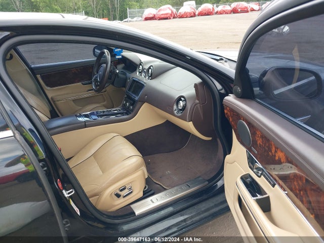 2013 JAGUAR XJ SAJWJ2GD8D8V45318 Photo 4