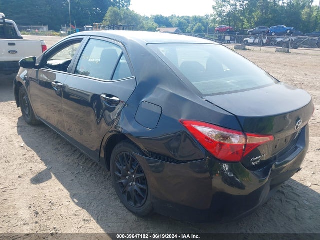 Toyota COROLLA LE 2018 2T1BURHE1JC975213 Image 3