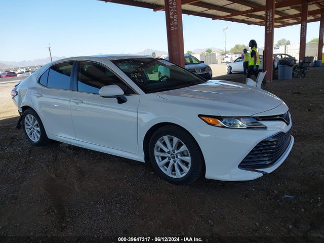 Toyota CAMRY LE 2019 4T1B11HK5KU171173 main image