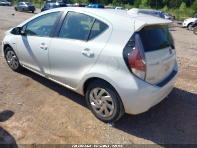 Toyota Prius C Two 2015 JTDKDTB35F1100510 Image 3