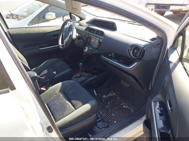 Toyota Prius C Two 2015 JTDKDTB35F1100510 Image 5
