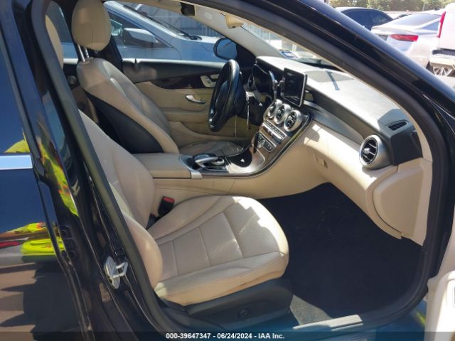 55SWF4JB5FU094840 Mercedes-Benz C 300 Luxury/sport