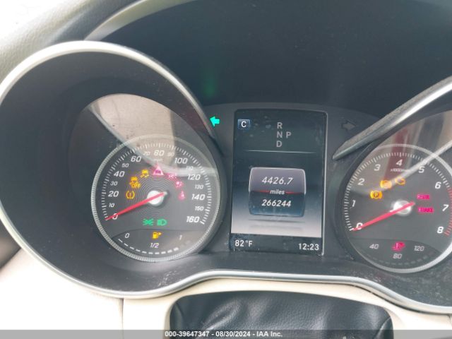 55SWF4JB5FU094840 Mercedes-Benz C 300 Luxury/sport