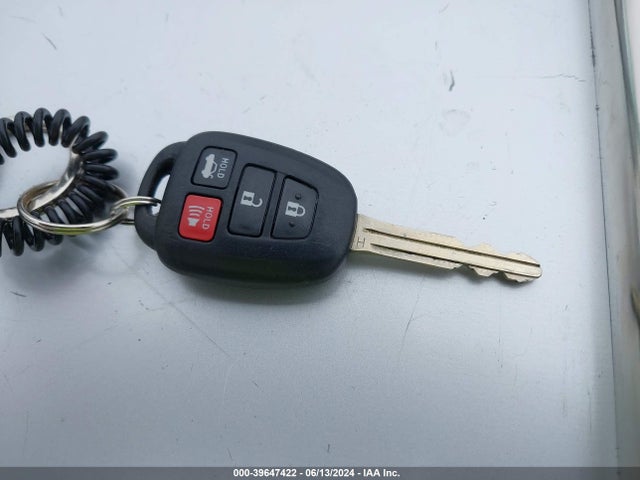 Toyota COROLLA SE 2017 5YFBURHE3HP710870 Image 11