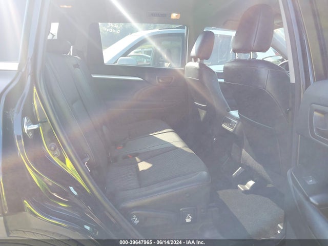 Toyota Highlander Le Plus 2017 5TDBZRFH9HS380836 Image 8