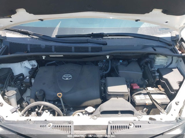 Toyota Sienna L 7 Passenger 2019 5TDZZ3DC0KS971972 Image 10