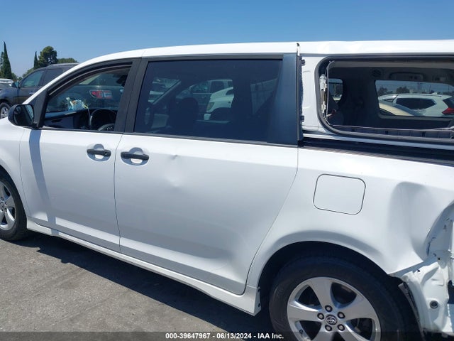 Toyota Sienna L 7 Passenger 2019 5TDZZ3DC0KS971972 Image 14
