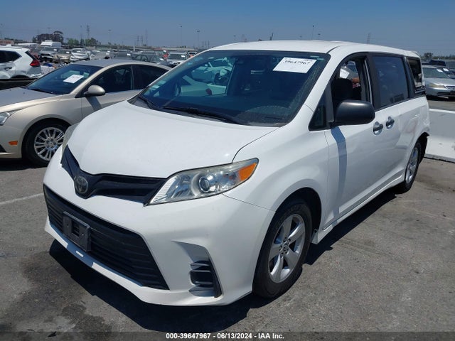 Toyota Sienna L 7 Passenger 2019 5TDZZ3DC0KS971972 Image 2