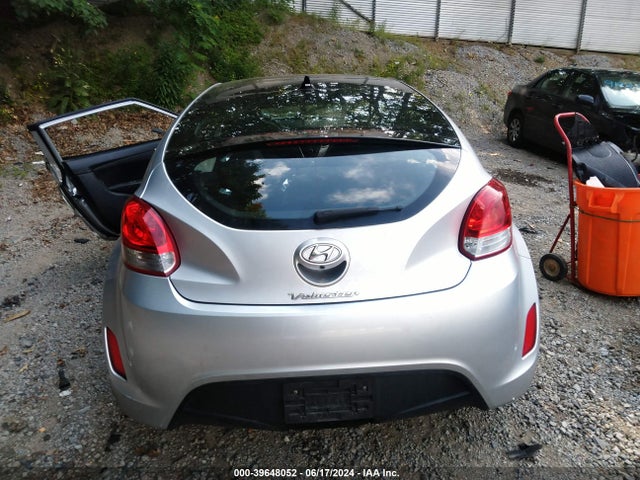 Hyundai Veloster Value Edition 2017 KMHTC6AD5HU324263 Image 15