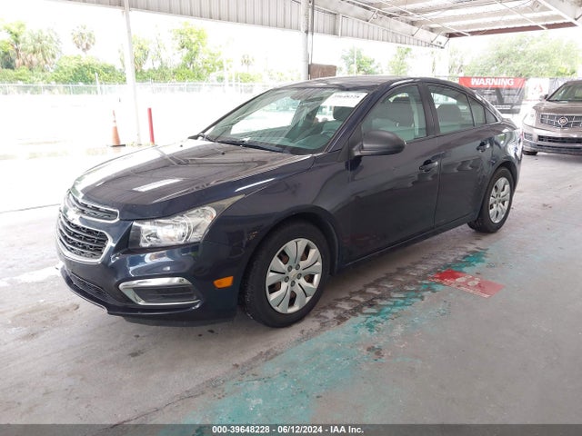 Chevrolet Cruze Ls Auto 2015 1G1PA5SH0F7226964 Image 2