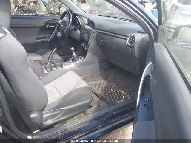 JTKJF5C73GJ023052 Scion TC