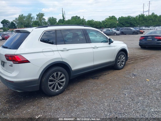3VV2B7AX2JM023738 Volkswagen Tiguan 2.0t Se/2.0t Sel