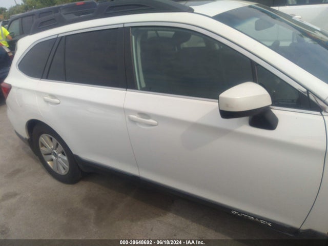Subaru Outback 2.5i Premium 2016 4S4BSBEC2G3263032 Image 13