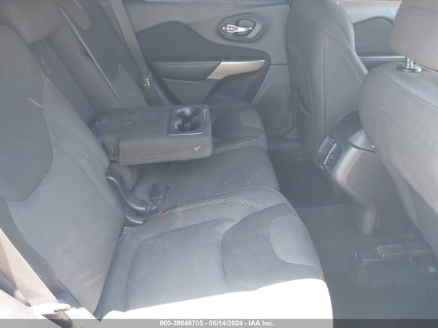 Jeep Cherokee Latitude 2018 1C4PJLCB1JD551655 Image 8