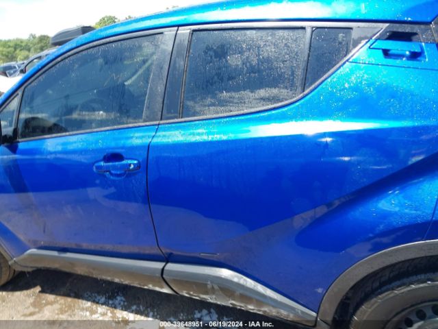 JTNKHMBX4L1091125 Toyota C-HR LE