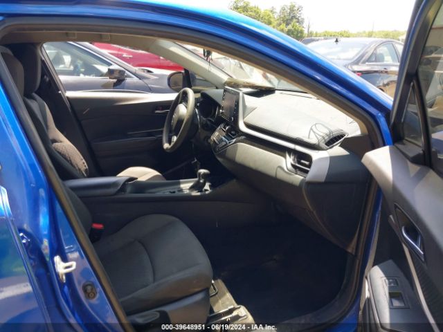 JTNKHMBX4L1091125 Toyota C-HR LE