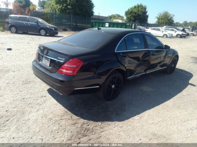 2010 MERCEDES-BENZ S 550 WDDNG8GB1AA349015 Photo 3