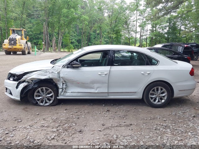 1VWAT7A30GC053011 Volkswagen Passat 1.8t S