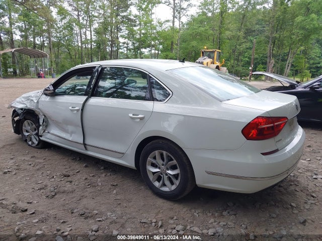1VWAT7A30GC053011 Volkswagen Passat 1.8t S