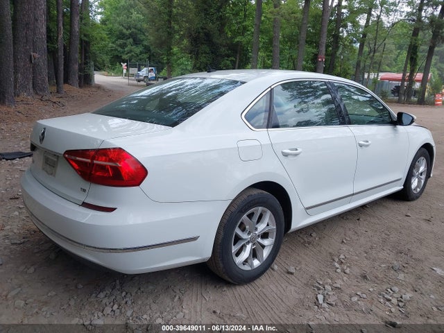 1VWAT7A30GC053011 Volkswagen Passat 1.8t S