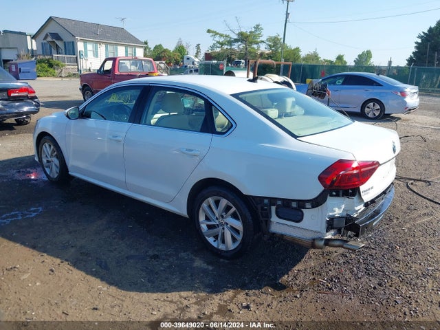 1VWBA7A32JC027270 Volkswagen Passat 2.0t Se