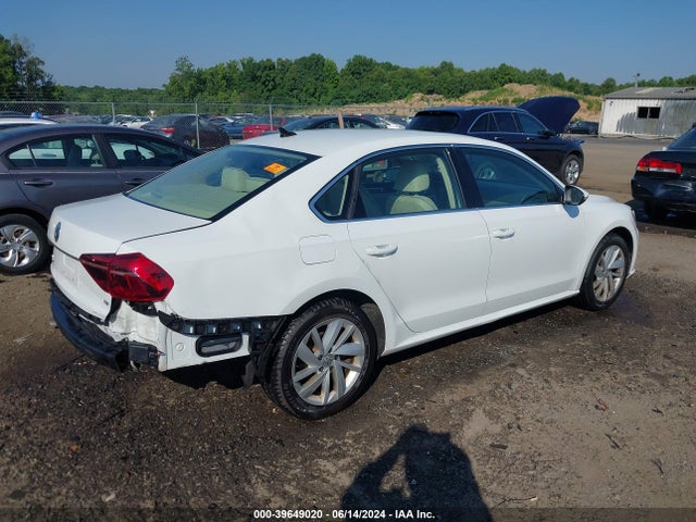 1VWBA7A32JC027270 Volkswagen Passat 2.0t Se